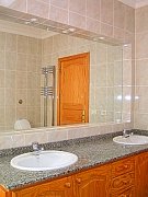 ba&ntilde;o
