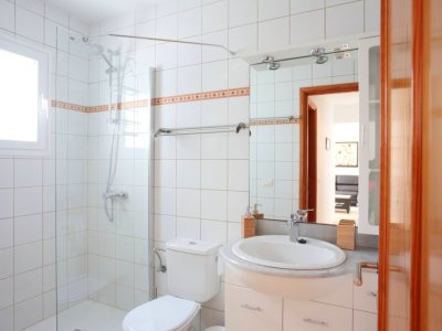 ba&ntilde;o
