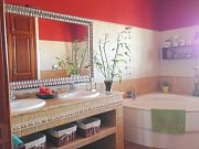Ba&ntilde;o