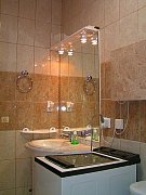 ba&ntilde;o
