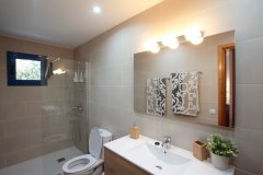 ba&ntilde;o