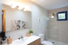ba&ntilde;o